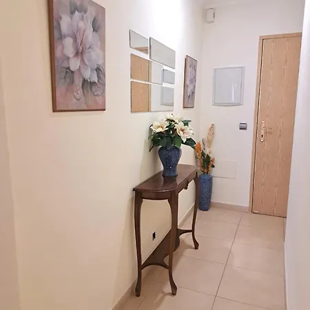 Lola 1 Apartment *