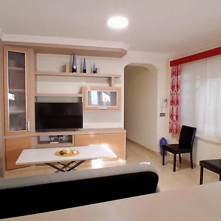 Lola 1 * Nerja